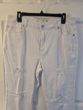 SALE!! White Jeans - Distressed High-Rise